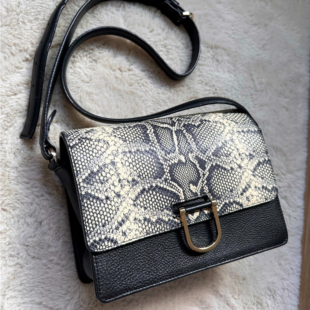 Genuine leather medium size bag
